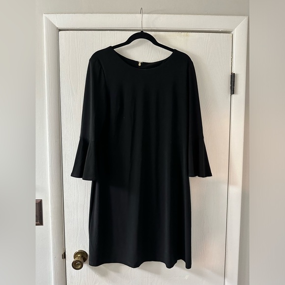 Tommy Hilfiger Dresses & Skirts - Tommy Hilfiger black bell sleeved dress